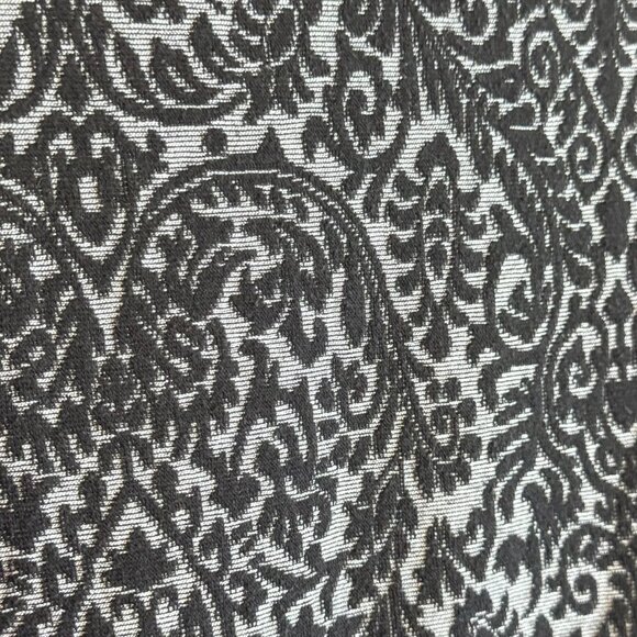 #171 Women's Loft Long-Sleeve Damask Top, Black on Grey, Size Large - Picture 3 of 5